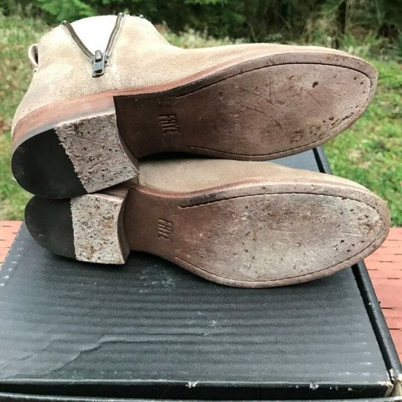 Frye Suede Boots Carly Zip Chelsea Taupe Brown Size 36 - Picture 8 of 9